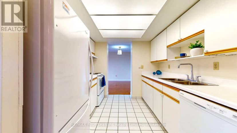 409 - 172 Eighth Street — photo 5 of 19