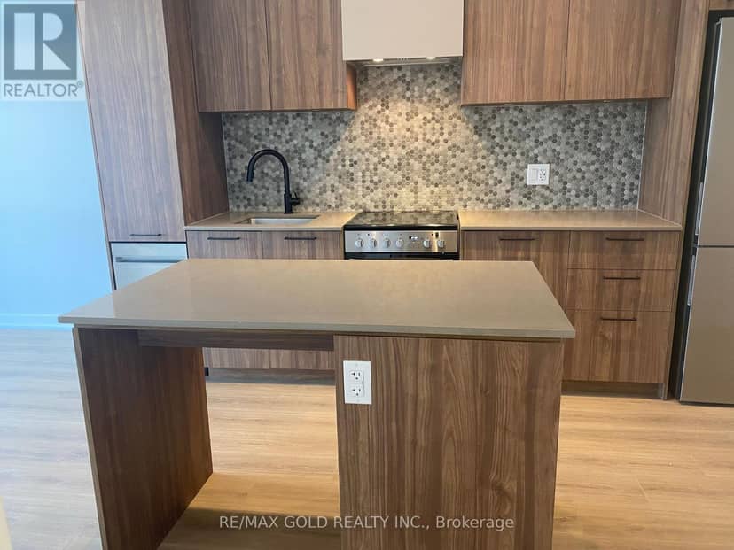 301 - 10 Lagerfeld Drive — photo 12 of 40