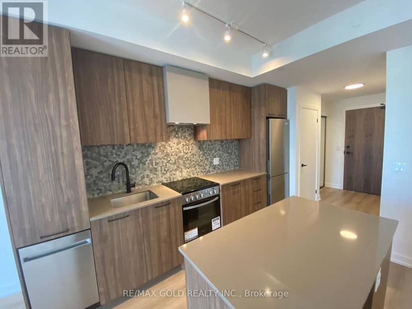 301 - 10 Lagerfeld Drive — photo 24 of 40