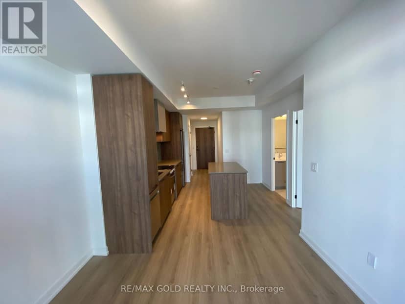 301 - 10 Lagerfeld Drive — photo 25 of 40