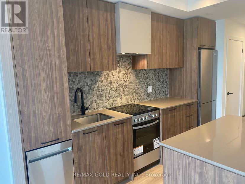 301 - 10 Lagerfeld Drive — photo 35 of 40