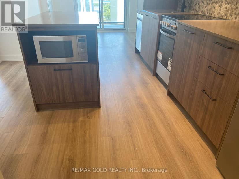301 - 10 Lagerfeld Drive — photo 38 of 40