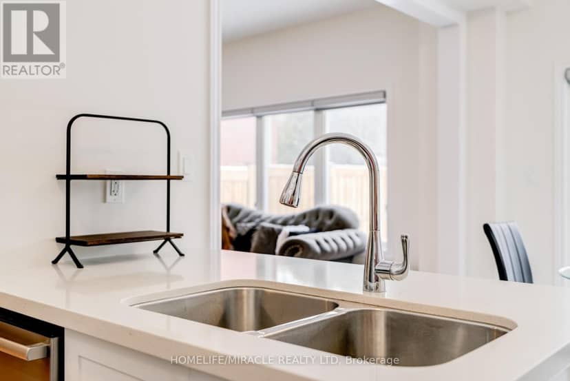 283 Fleetwood Drive — photo 16 of 40