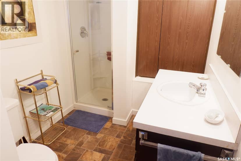 529 6th AVENUE E — photo 33 of 40