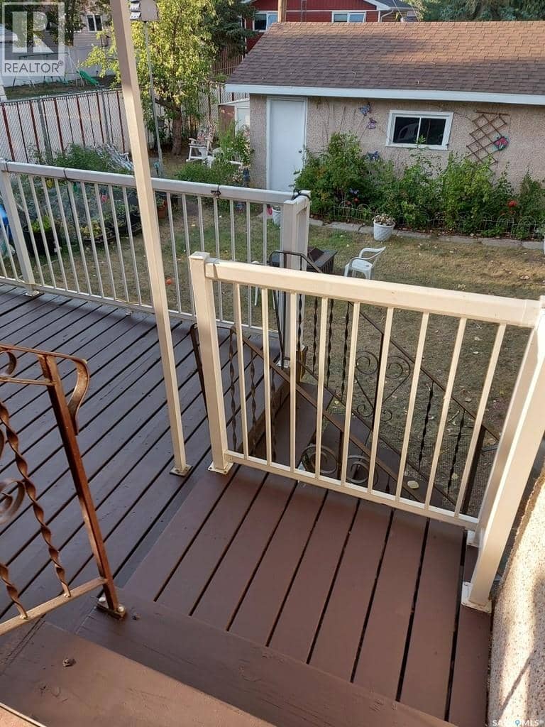 529 6th AVENUE E — photo 38 of 40