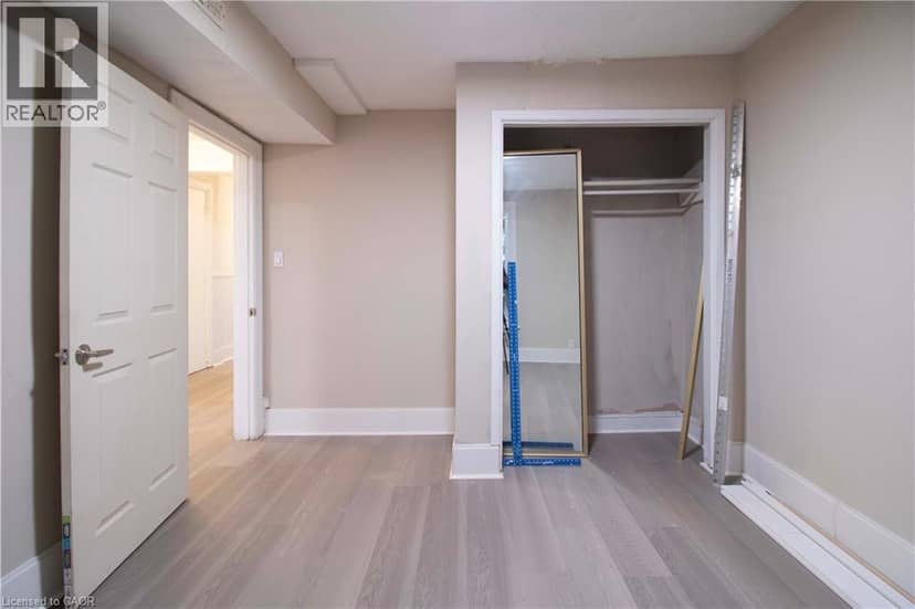 417 KING Street W — photo 10 of 40