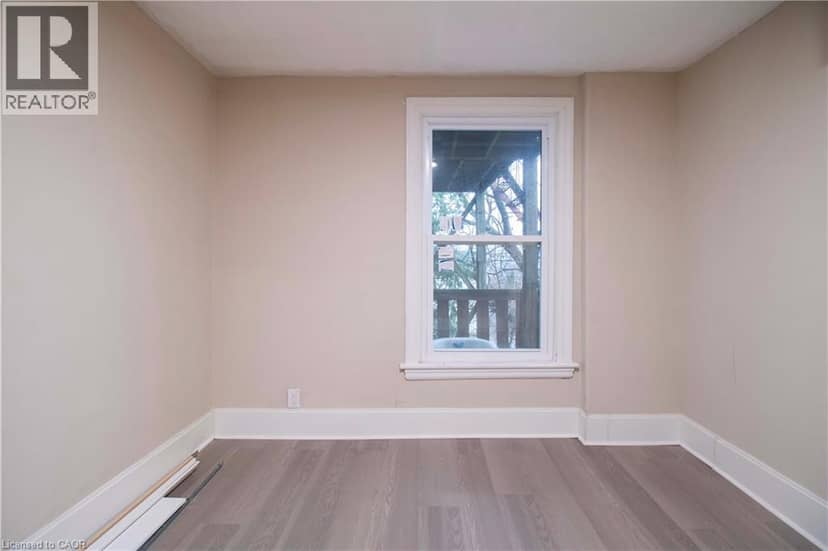 417 KING Street W — photo 11 of 40