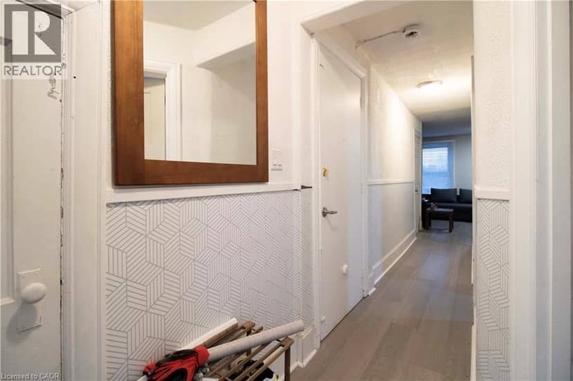417 KING Street W, Hamilton, photo 3