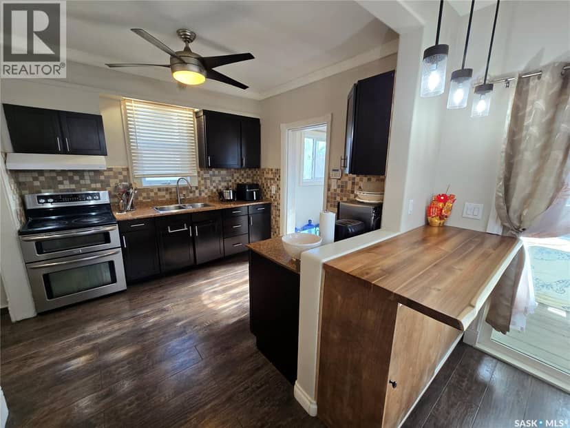 2 Prairie AVENUE — photo 11 of 40