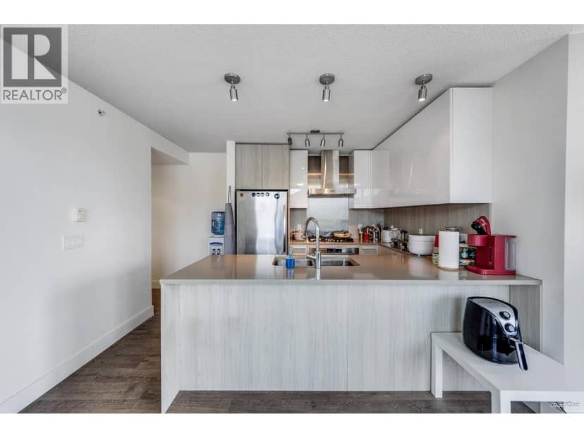 2208 3007 GLEN DRIVE, Coquitlam, photo 7