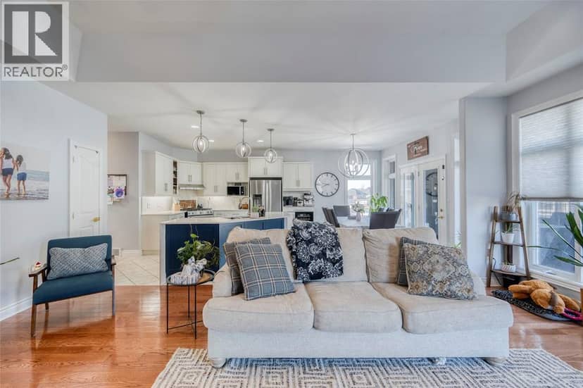 4294 Garden Crescent — photo 12 of 40