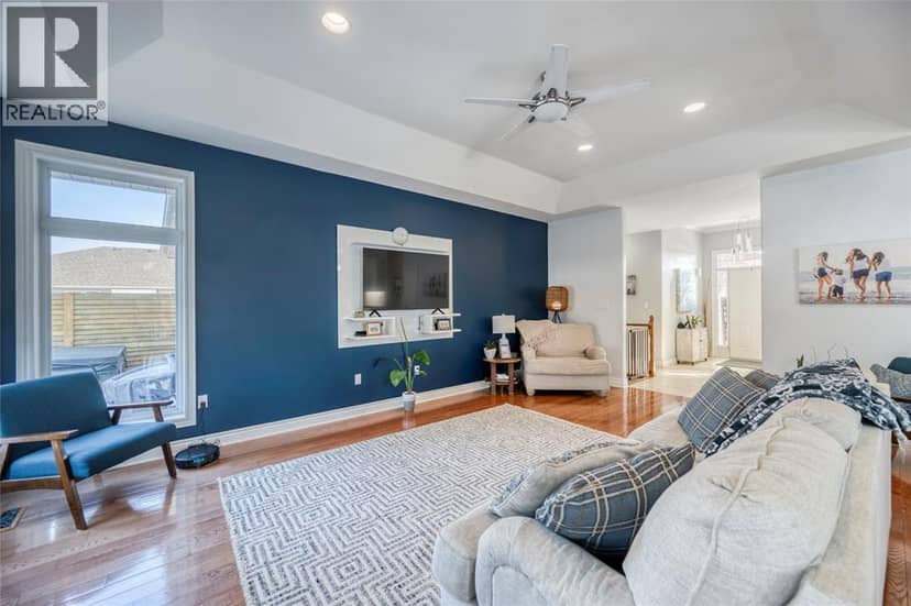 4294 Garden Crescent — photo 14 of 40