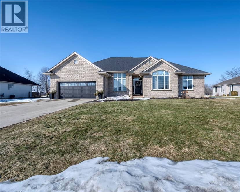 4294 Garden Crescent, Petrolia, photo 3