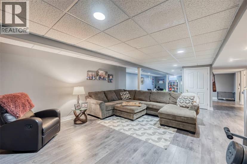 4294 Garden Crescent — photo 34 of 40
