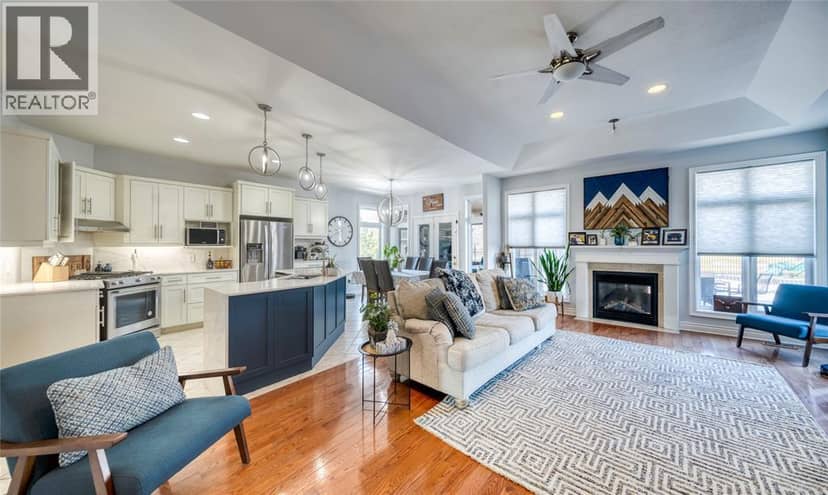 4294 Garden Crescent — photo 9 of 40