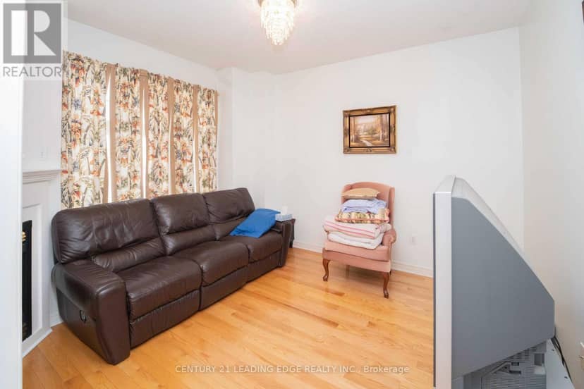 21 Summerlea Street — photo 11 of 40