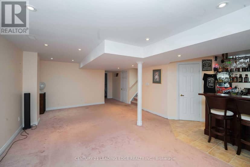 21 Summerlea Street — photo 22 of 40