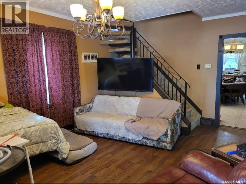 105 Amherst STREET — photo 11 of 12