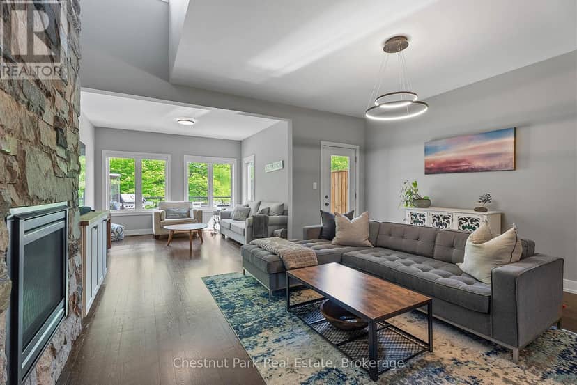 61 Rockmount Crescent — photo 10 of 35