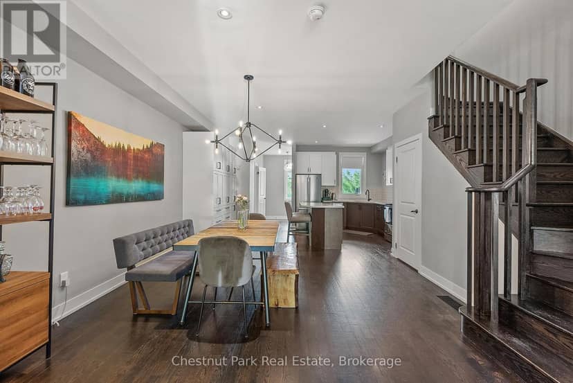 61 Rockmount Crescent — photo 14 of 35
