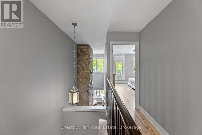 61 Rockmount Crescent — photo 18 of 35