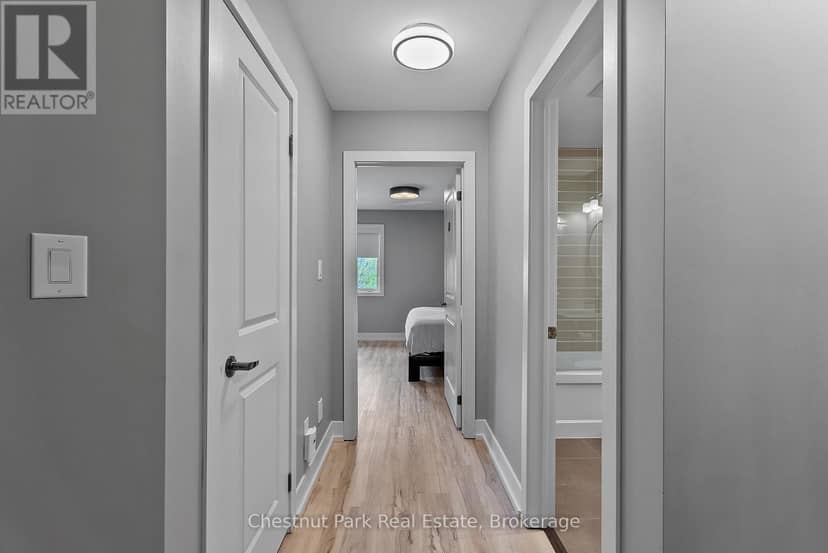 61 Rockmount Crescent — photo 24 of 35