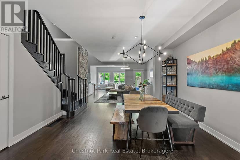 61 Rockmount Crescent — photo 8 of 35