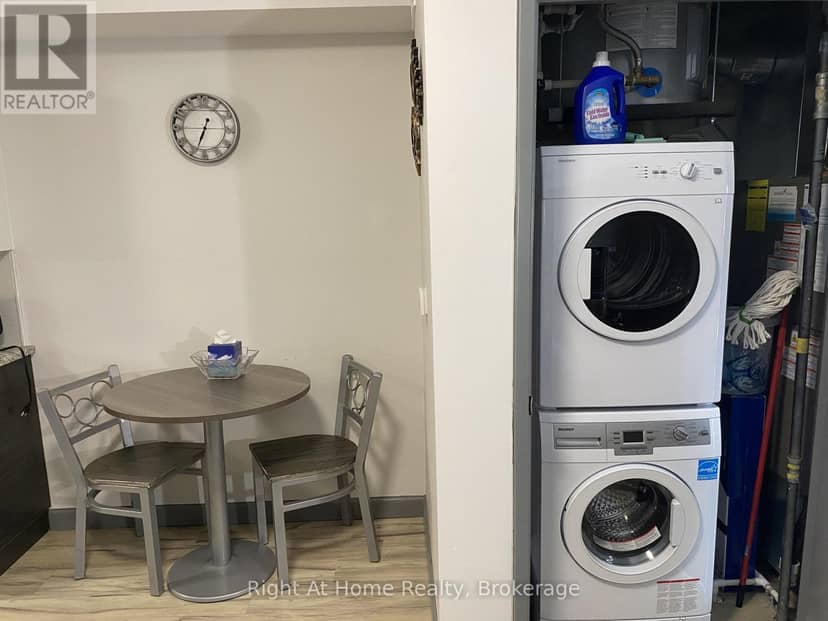 1710 - 258A Sunview Street — photo 13 of 20