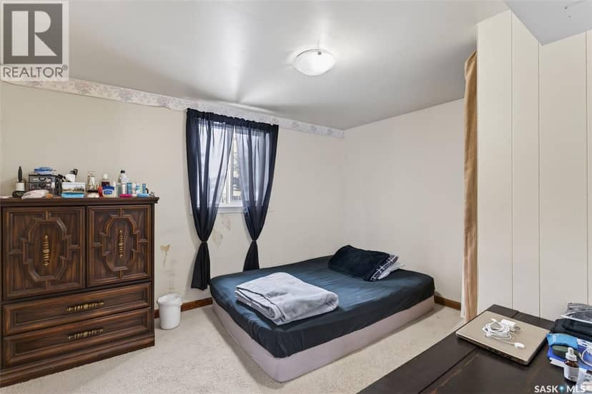313 Burns AVENUE W — photo 15 of 29