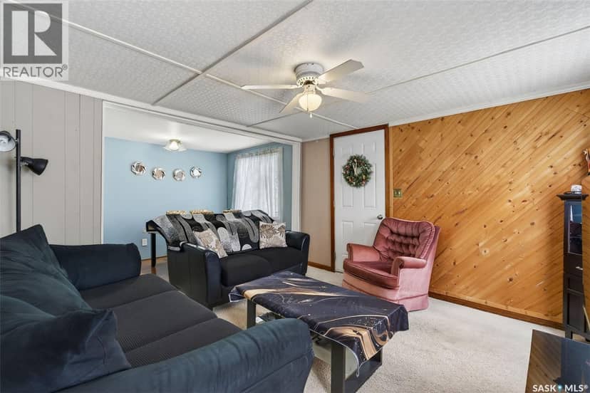 313 Burns AVENUE W — photo 9 of 29