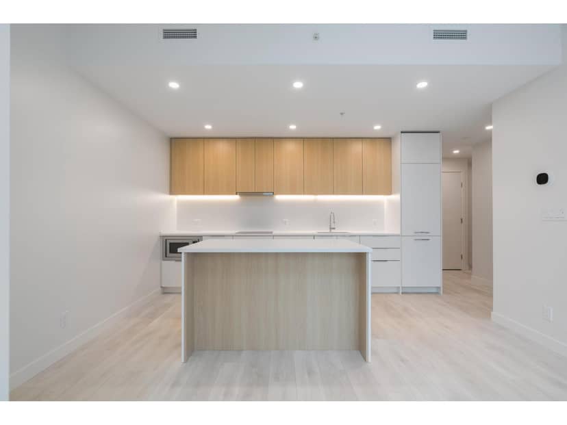 102 13318 104 AVENUE, Surrey, photo 2