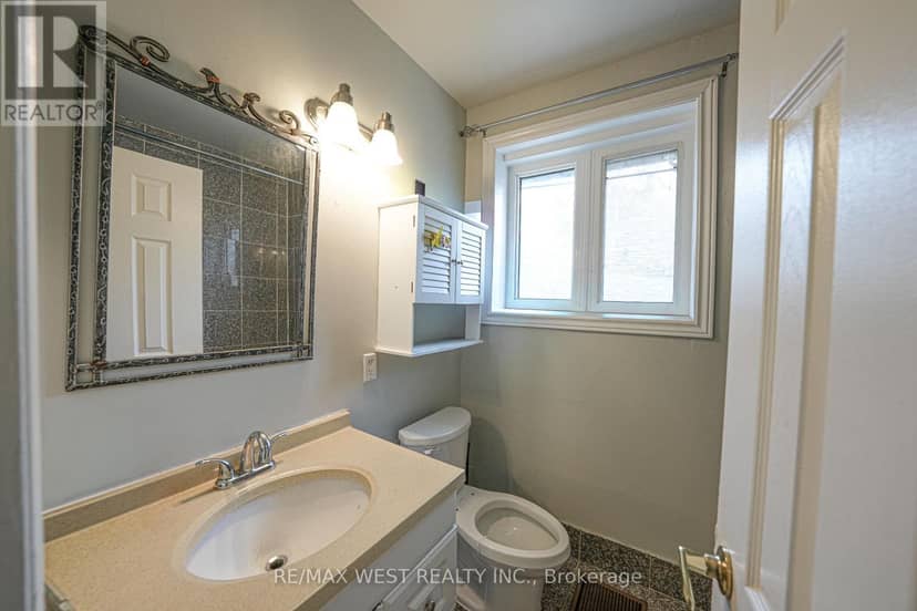 812 Kennedy Road — photo 14 of 29