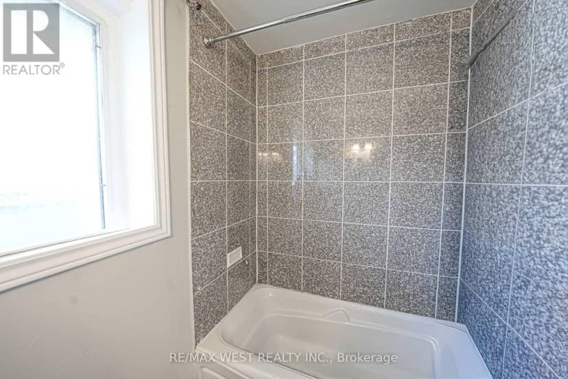 812 Kennedy Road — photo 15 of 29