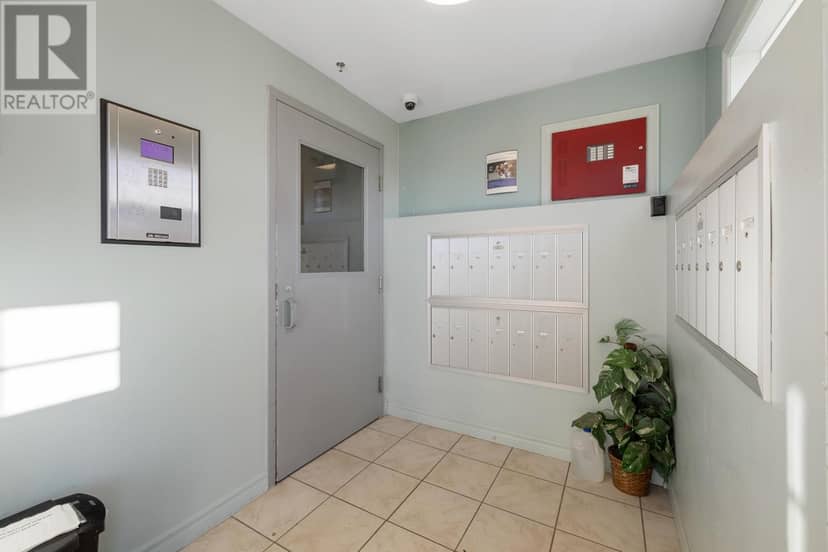306 49 Burns Avenue — photo 2 of 40