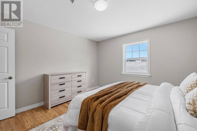 103 49 Burns Avenue — photo 14 of 37