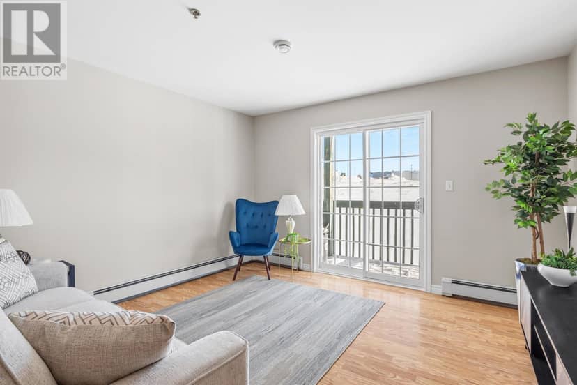103 49 Burns Avenue — photo 19 of 37