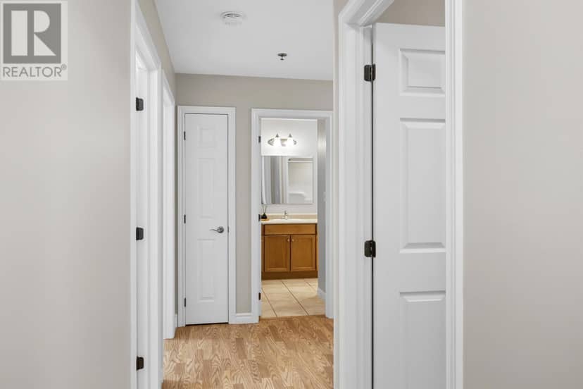 103 49 Burns Avenue — photo 6 of 37