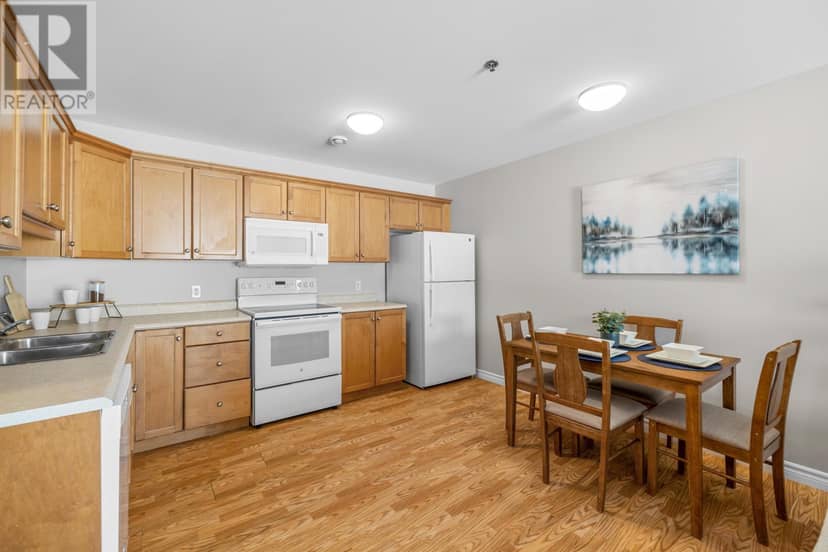 103 49 Burns Avenue — photo 9 of 37