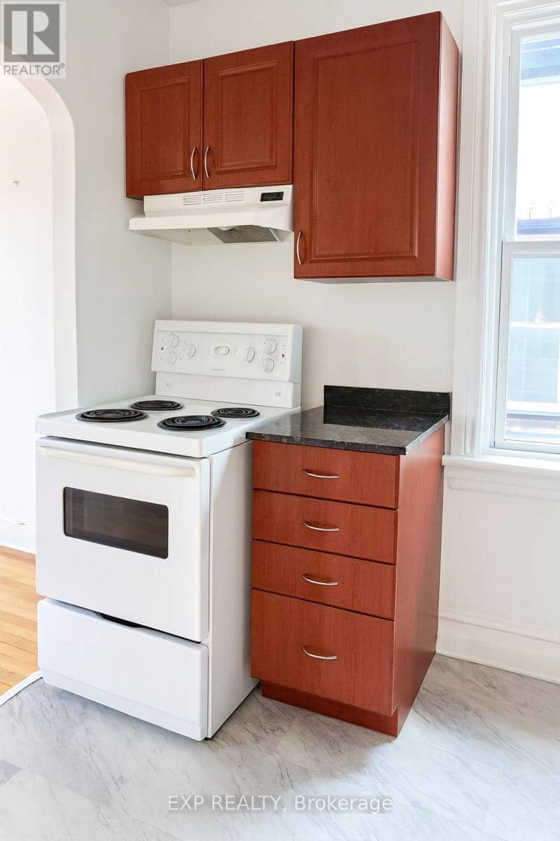 446 Cambridge Street S — photo 6 of 40