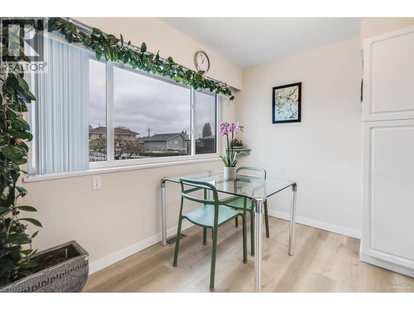 6555 ST. CHARLES PLACE, Burnaby, photo 3
