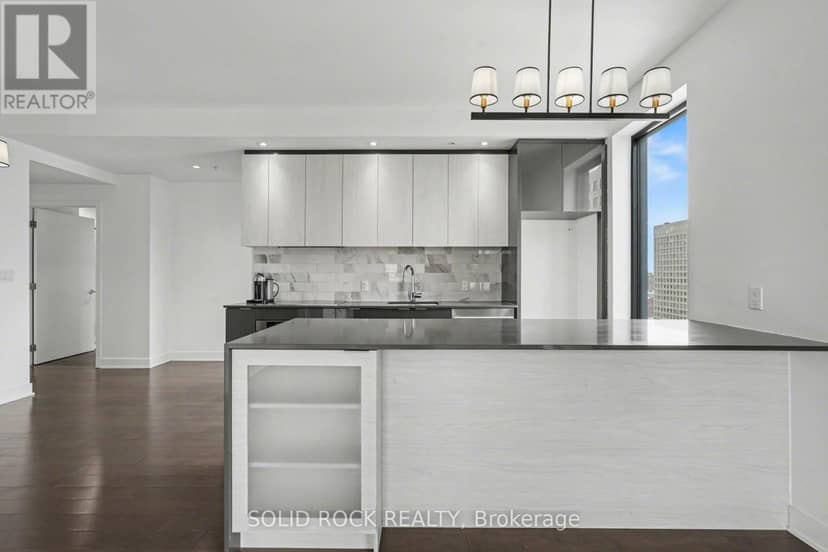1606 - 20 Daly Avenue — photo 14 of 30