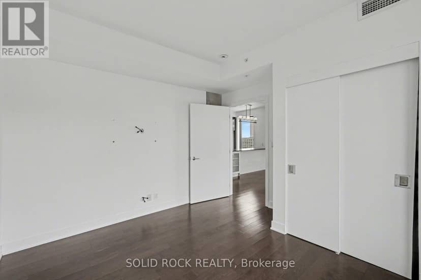 1606 - 20 Daly Avenue — photo 17 of 30
