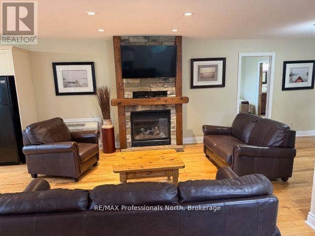 126-5 - 1052 Rat Bay Road S, Lake of Bays, photo 4