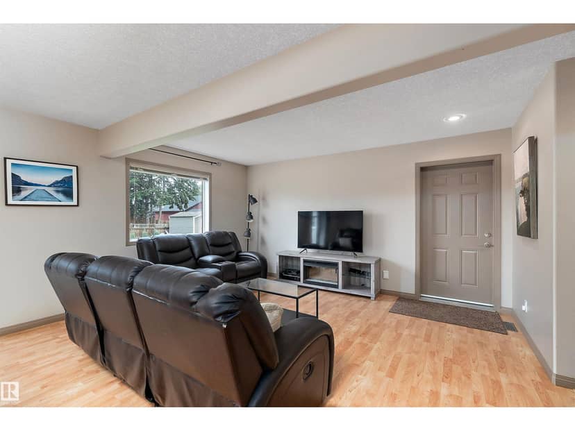 513 2nd AV, Rural Wetaskiwin County, photo 7