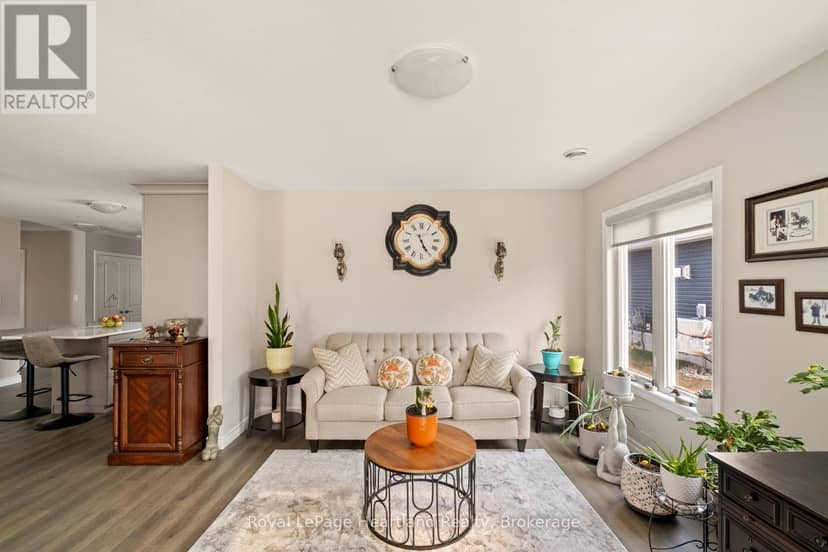 140 Lake Breeze Drive — photo 16 of 36