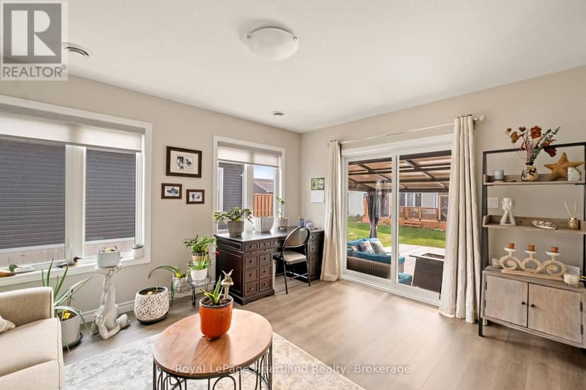 140 Lake Breeze Drive — photo 17 of 36