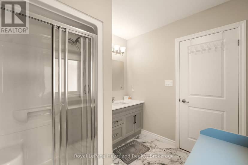 140 Lake Breeze Drive — photo 22 of 36