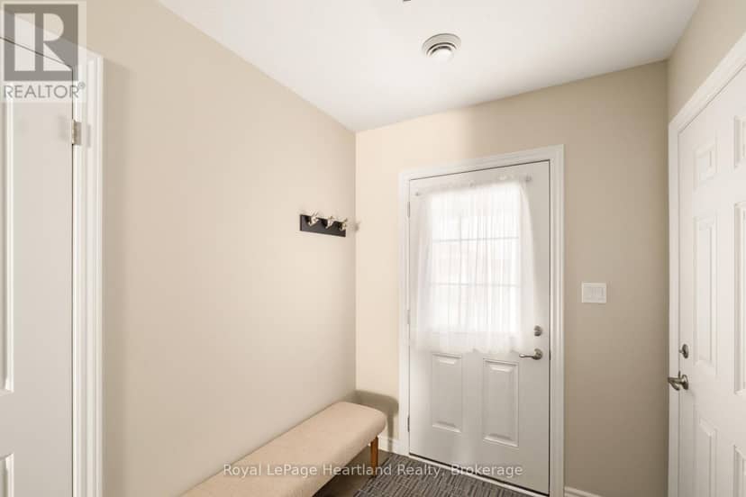 140 Lake Breeze Drive — photo 6 of 36