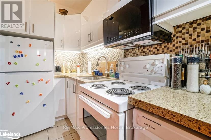 214 Gerrard Street E — photo 26 of 40
