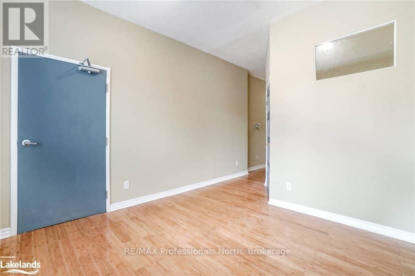 214 Gerrard Street E, Toronto, photo 4